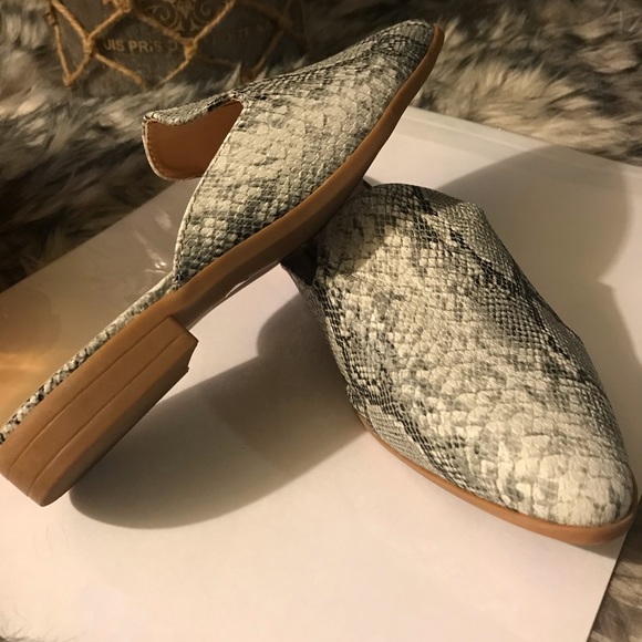 A Ryder Girl brand snakeskin mule - Picture 4 of 5